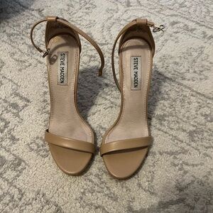 Steve Madden Beige/Tan Open-Toe Ankle Strap Heels